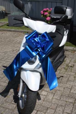 Grote Strik Scooter Milaan Metallic Donker Blauw d36x36+24cm